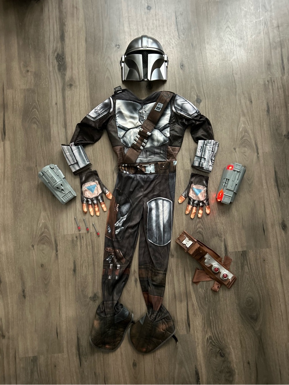 Star Wars Kids Mandalorian Costume with Working Wrist Launchers and Helmet
